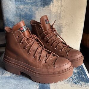 Converse Brown High-Top Sneakers sz 7  all star